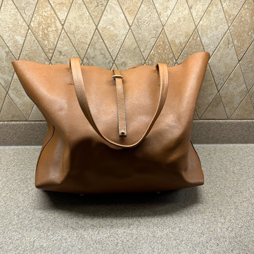 Vince Camuto full leather tote bag cognac used  19x12x5 approx